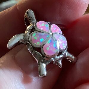 Sterling SILVER 925 AUSTRALIAN FIERY PINK OPAL TURTLE PENDANT NEW​​